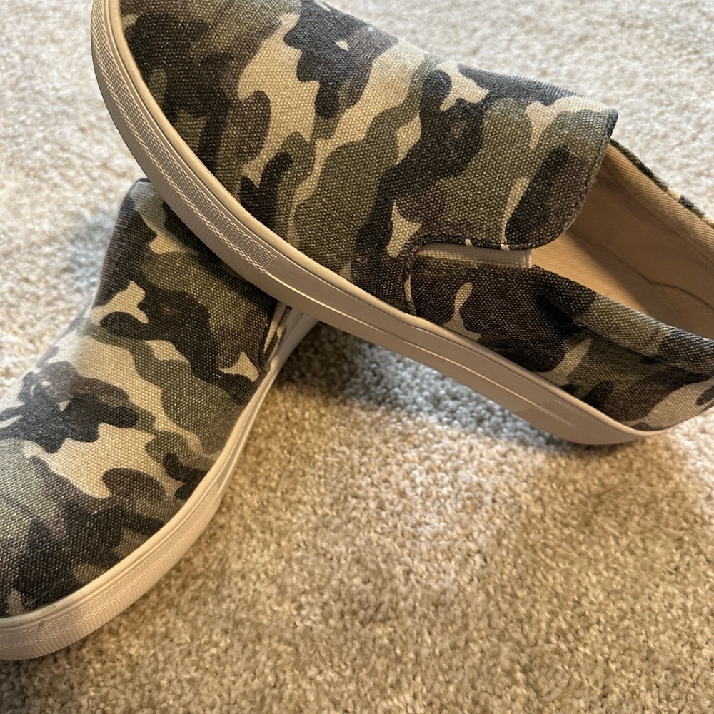 Steve Madden women’s gill sneakers